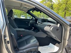 Lexus ES 300h Premium Edition - фото 11