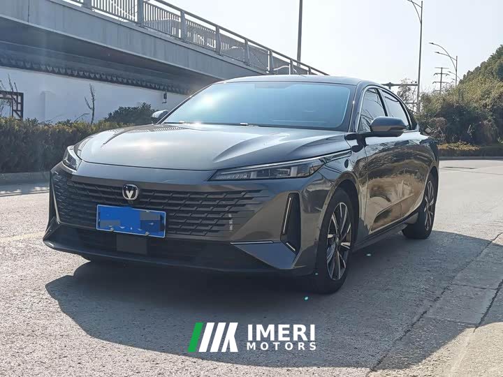 Changan NE 1.5T GDI DCTPremium Version - автомобиль из Китая