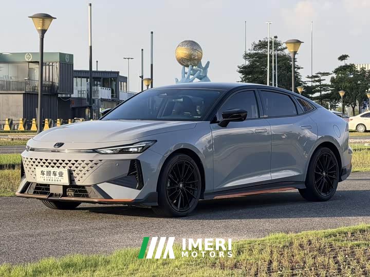 Changan UNI-V 1.5T Premium Version - автомобиль из Китая