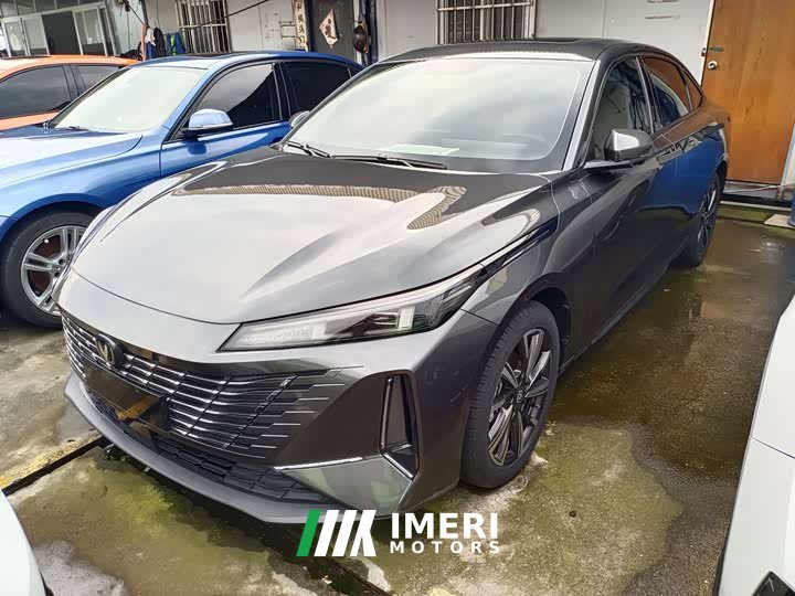 Changan 1.5T GDI Premium Version - автомобиль из Китая