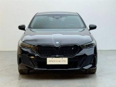 BMW i5 xDrive 50L M - фото 2