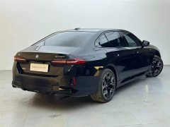 BMW i5 xDrive 50L M - фото 4