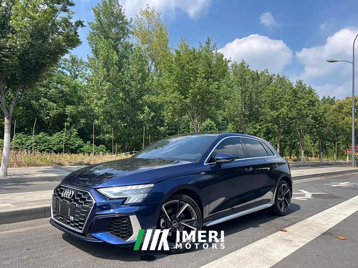 Audi A3 Sportback 35 TFSI stylish and sporty - автомобиль из Китая