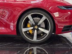 Porsche 911 Targa 4 3.0T - фото 7