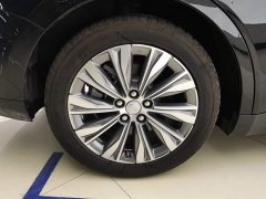 Hongqi E-QM5 610km PLUS - фото 6