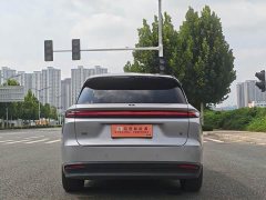 Li Auto i8 Edition - фото 17