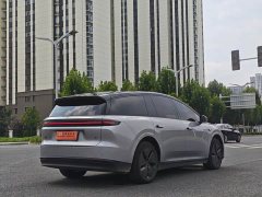 Li Auto i8 Edition - фото 18