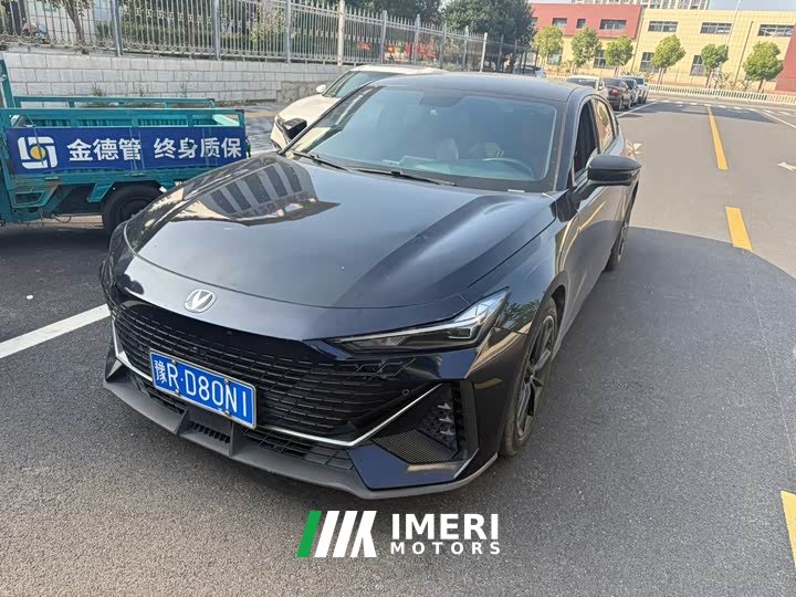 Changan UNI-V 1.5T Premium Version - автомобиль из Китая