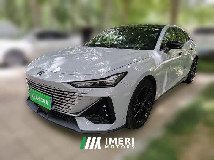 Changan UNI-V 1.5T Premium Version - автомобиль из Китая