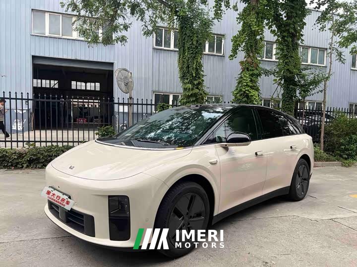 Li Auto i6 2WD Edition - автомобиль из Китая