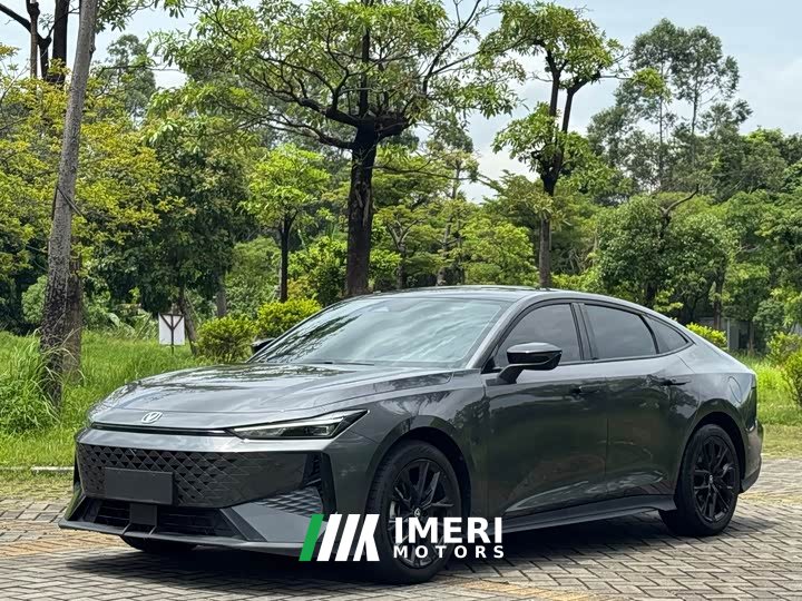 Changan UNI-V 1.5T Premium Version - автомобиль из Китая