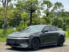 Changan UNI-V 1.5T Premium Version - фото 1