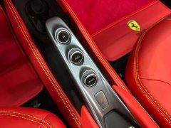 Ferrari F8 Tributo 3.9T V8 - фото 10