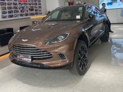 Aston Martin DBX 4.0T V8 - фото 1