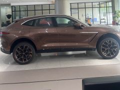 Aston Martin DBX 4.0T V8 - фото 3