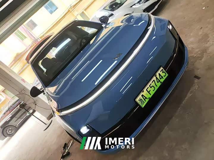 Li Auto L8 Pro - автомобиль из Китая