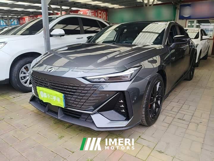 Changan UNI-V 1.5T Premium Version - автомобиль из Китая