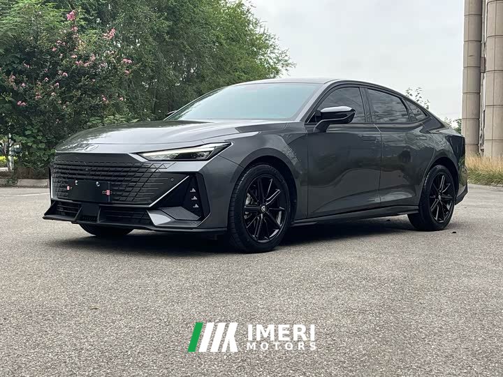 Changan UNI-V 1.5T Version - автомобиль из Китая