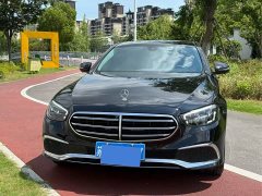 Mercedes-Benz E 300 L Luxury Version - фото 2