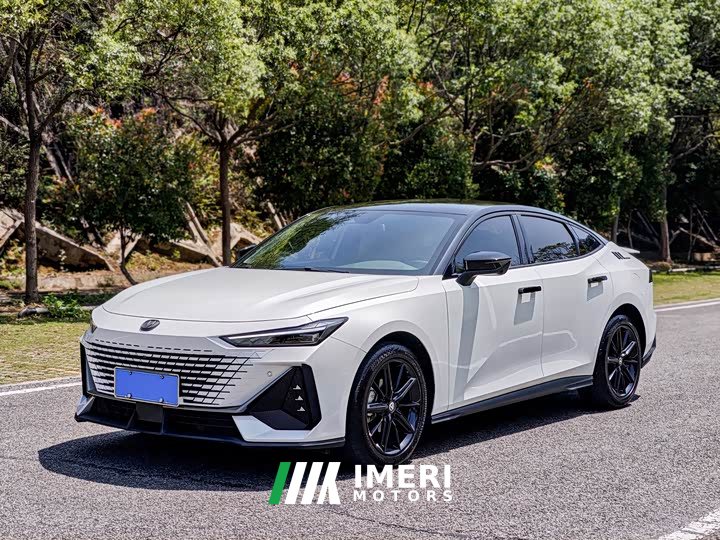 Changan UNI-V 2023 1.5T premium - автомобиль из Китая