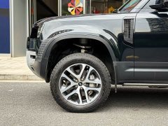 Land Rover Defender 110 P400 Dark Special Edition - фото 4