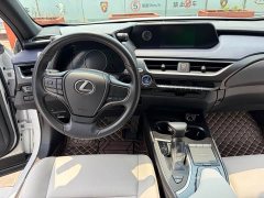 Lexus UX 260h F Sport - фото 12