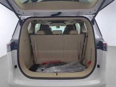 Buick GL8 Deluxe Edition - фото 16