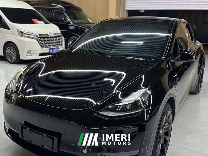 Tesla Model Y Standard Range Edition - автомобиль из Китая