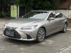 Lexus ES 300h Edition - фото 1