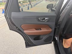 Volvo XC60 B5 AWDLuxury Edition - фото 9