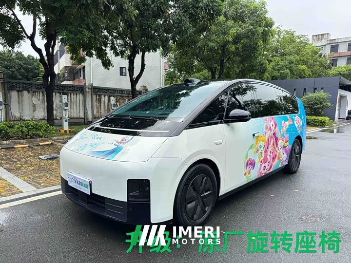 Li Auto MEGA Ultra - автомобиль из Китая