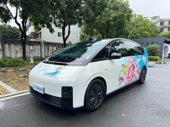 Li Auto MEGA Ultra - фото 2