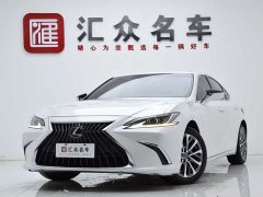 Lexus ES 300h Edition - фото 1
