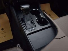 Lexus ES 300h Edition - фото 16