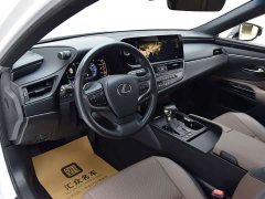 Lexus ES 300h Edition - фото 5