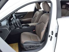 Lexus ES 300h Edition - фото 7