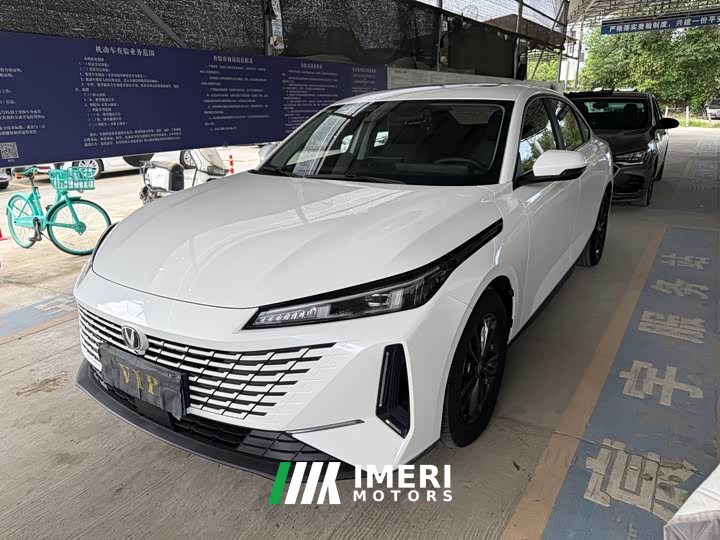 Changan NE 1.5T GDI DCTDeluxe Version - автомобиль из Китая