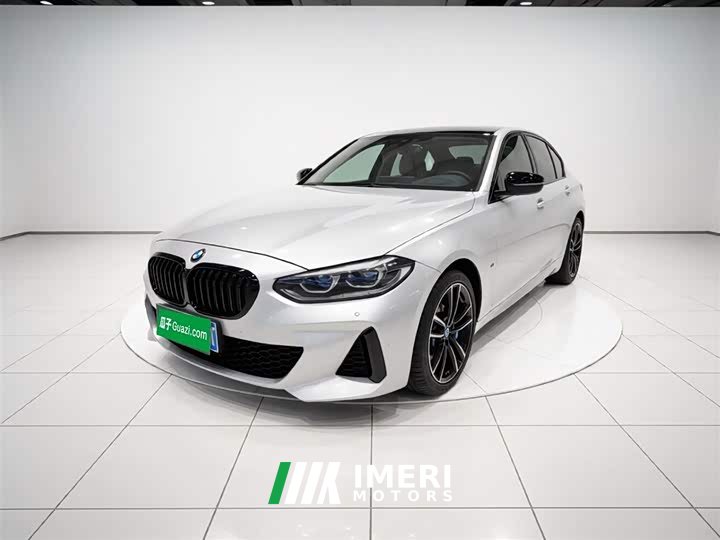 BMW 1 Series 125i M Sports Night Edition - автомобиль из Китая