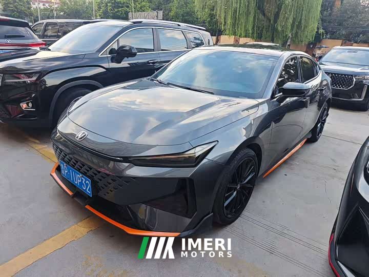 Changan UNI-V 1.5T Premium Version - автомобиль из Китая