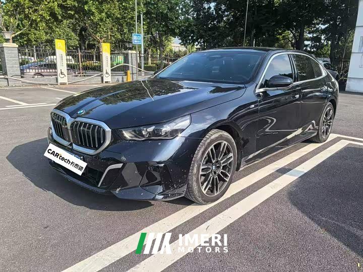 BMW 5 530Li Version M - автомобиль из Китая