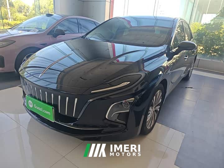 Hongqi E-QM5 620km PLUS - автомобиль из Китая