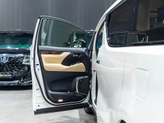 Toyota 2.5L Luxury Edition - фото 14