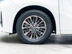 Toyota 2.5L Luxury Edition - фото 17