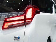 Toyota 2.5L Luxury Edition - фото 7