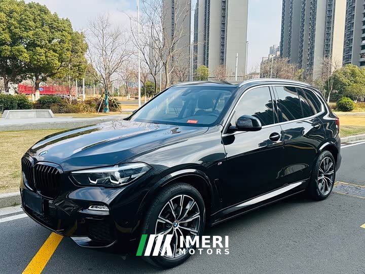 BMW X5 xDrive30i M - автомобиль из Китая