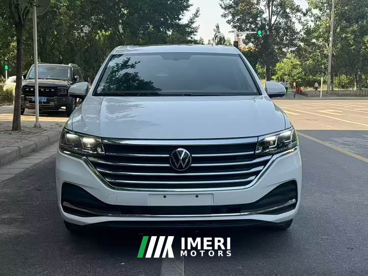 Volkswagen 330TSI Luxury Edition - автомобиль из Китая