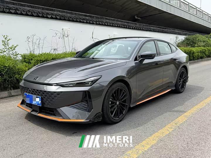 Changan UNI-V 1.5T Premium Version - автомобиль из Китая
