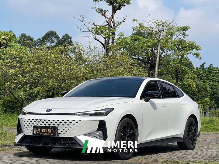 Changan UNI-V 1.5T Premium Version - автомобиль из Китая