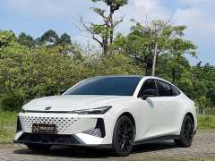Changan UNI-V 1.5T Premium Version - фото 1