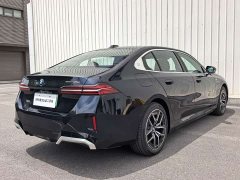 BMW i5 eDrive 35L M - фото 8